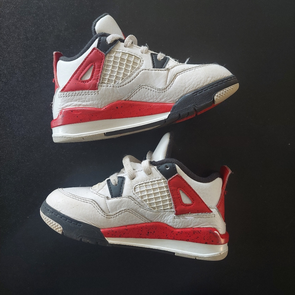 Nike Air Jordan 4 Retro Boys Size 9C White Athletic Shoes Sneakers BQ7670-161